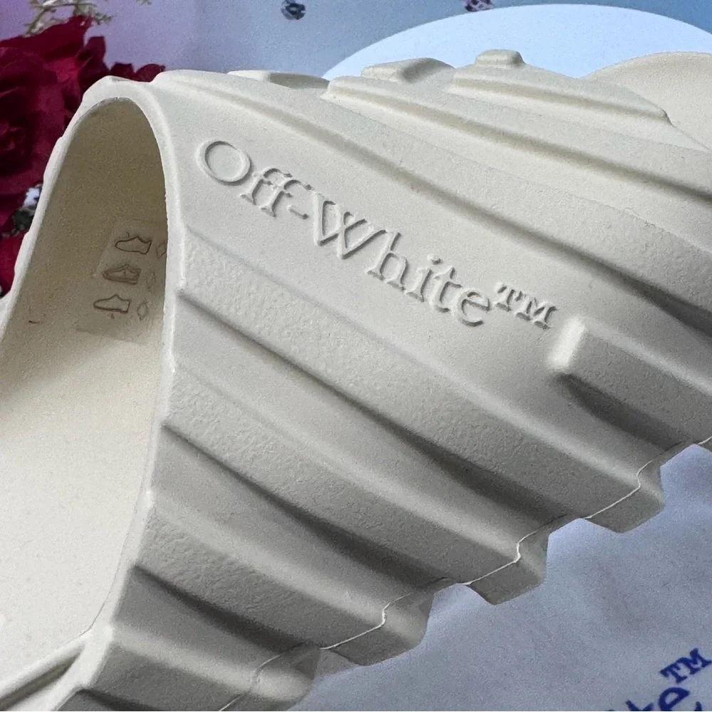 🔥SALE NIB OFF-WHITE EXPLORATION SLIDERS